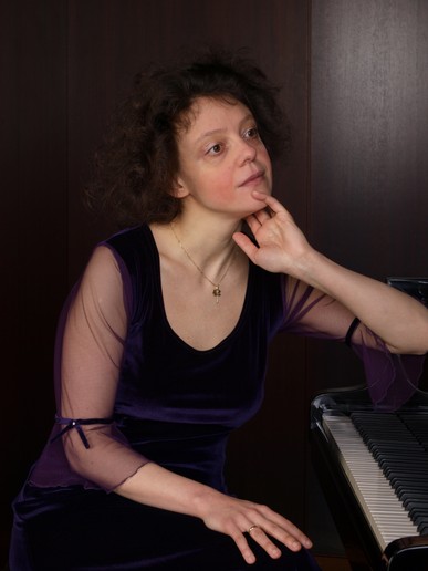 marina_savova_pianistin_foto06_CvR_grossC Restorff.JPG
